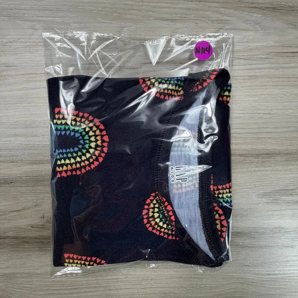 Gap Kids Rainbow Hearts Sleep Shirt Size‎ 6 Navy Blue Flame Resistant Polyester